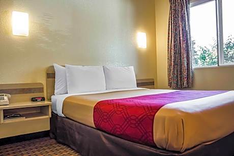 1 Queen Bed, Nonsmoking