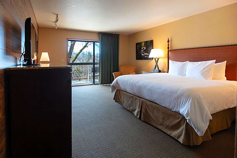 Riverside Inn