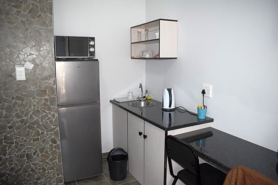 Oppi Hoek Guest House