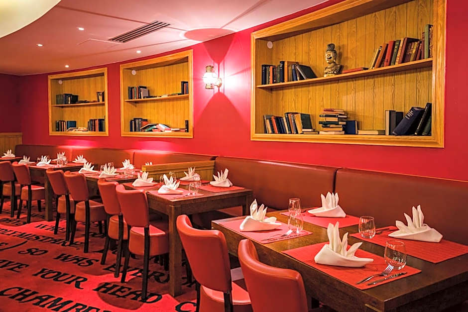 Explorers Hotel At Disneyland Paris