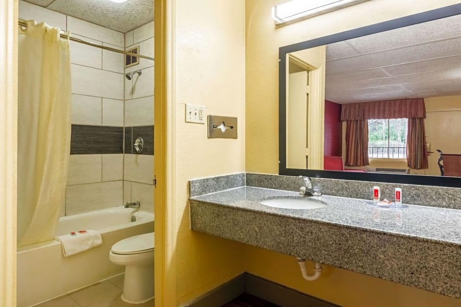 Econo Lodge Airport near Billy Graham Parkway