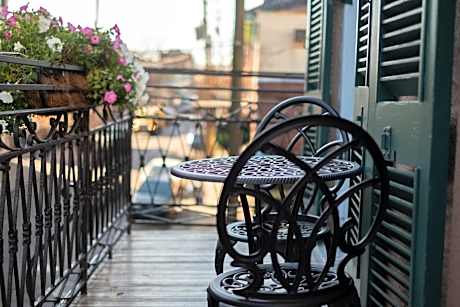 Royal Frenchmen Hotel and Bar