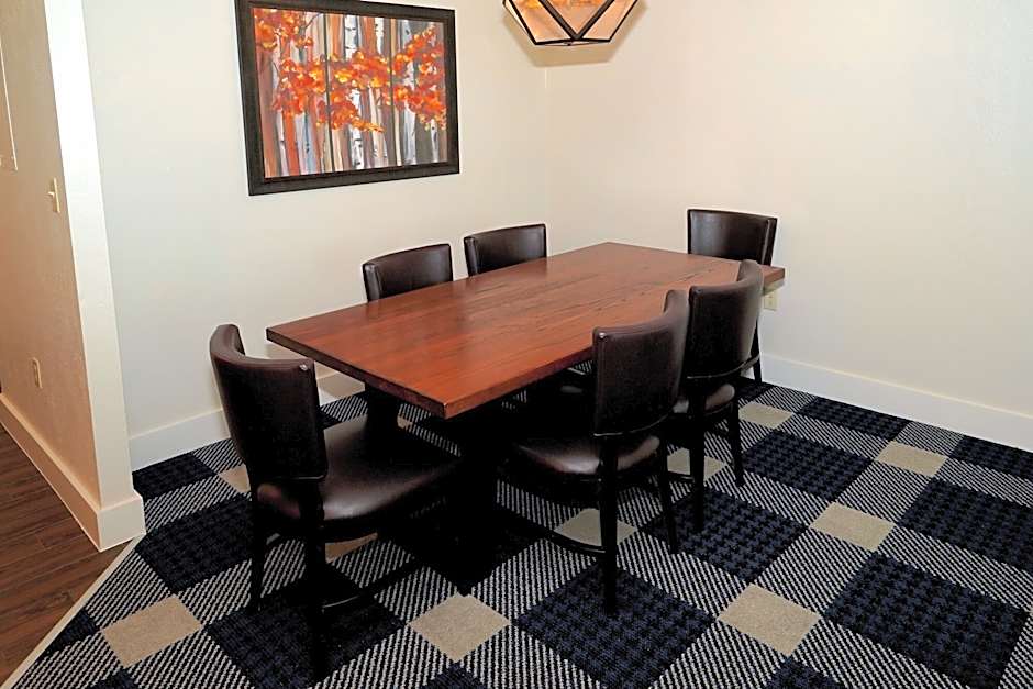 Heavenly Village Condos - Grand Residence