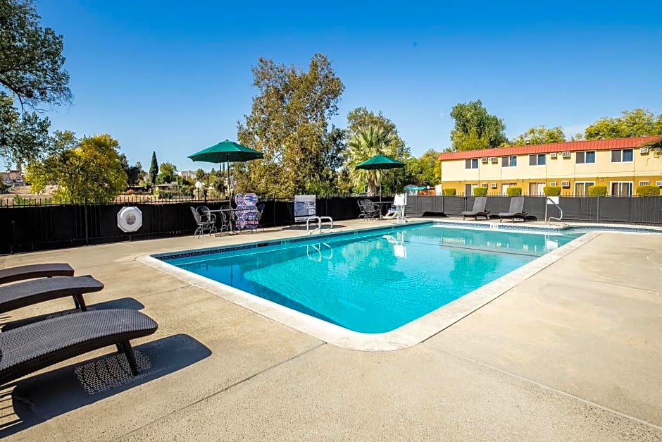 Travelodge by Wyndham Red Bluff South of Redding