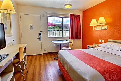 Queen Room - Disability Access - Roll in Shower