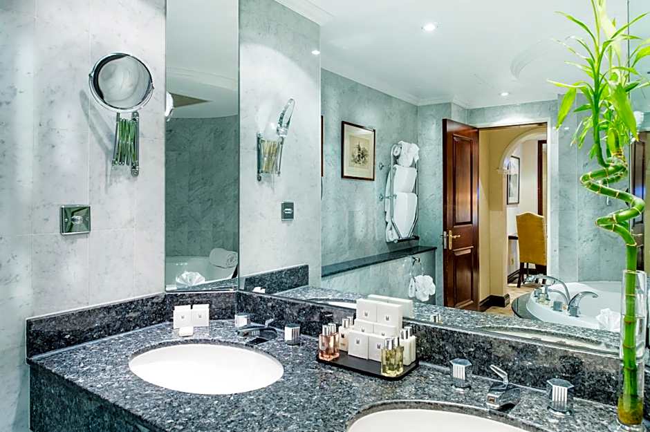 Millennium Gloucester Hotel London