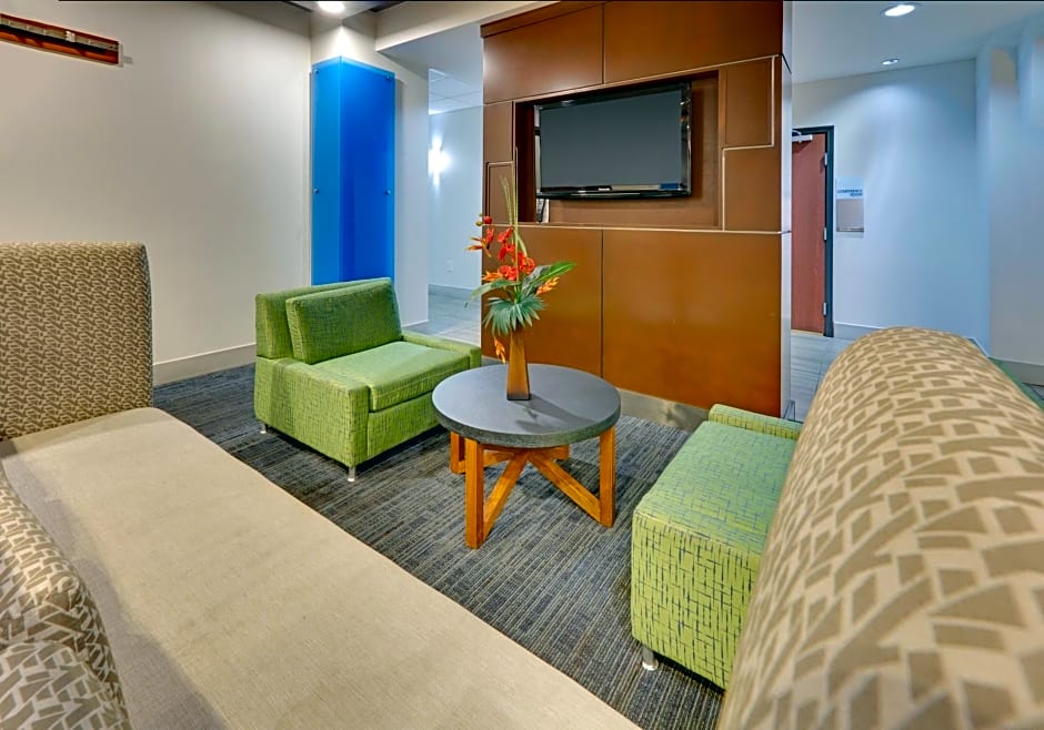 Holiday Inn Express Denton UNT TWU, an IHG Hotel