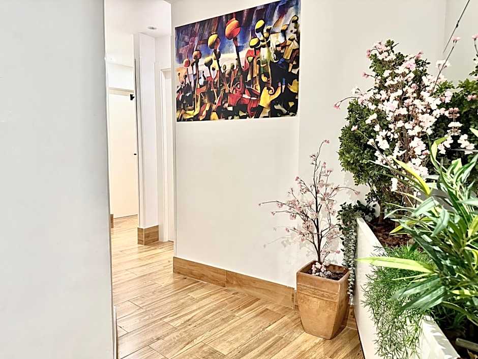 Ilustre - City-View Rooms with AC in Málaga's Old Town - Steps from Calle Larios and the Thyssen
