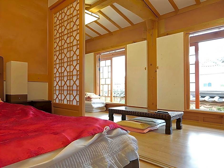 Hwangnamguan Hanok Village