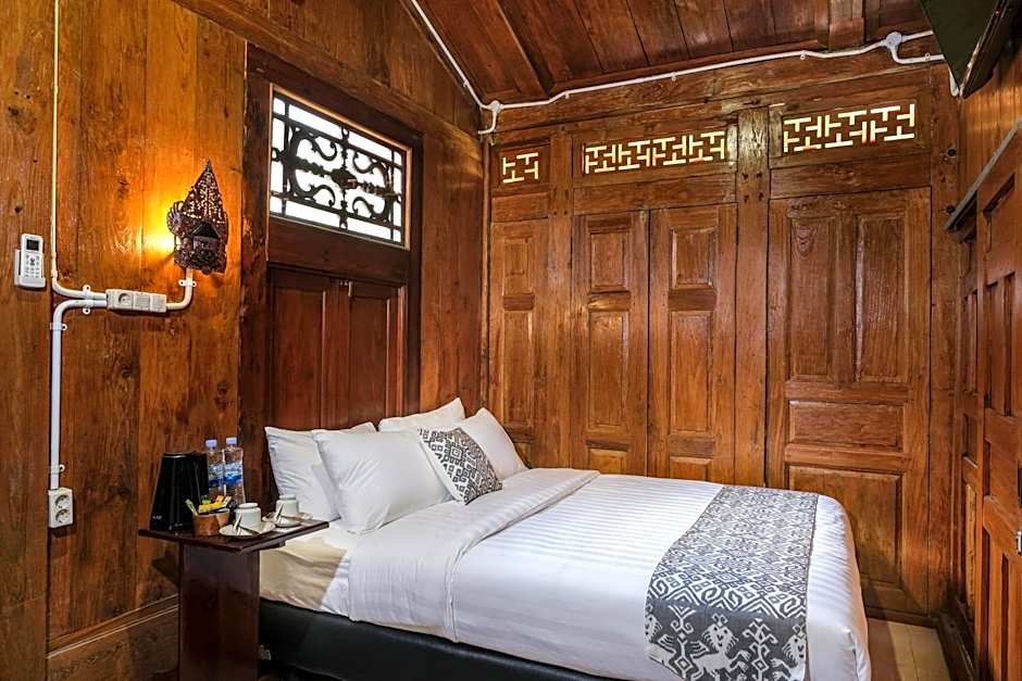 Kampoeng Joglo Boutique Hotel