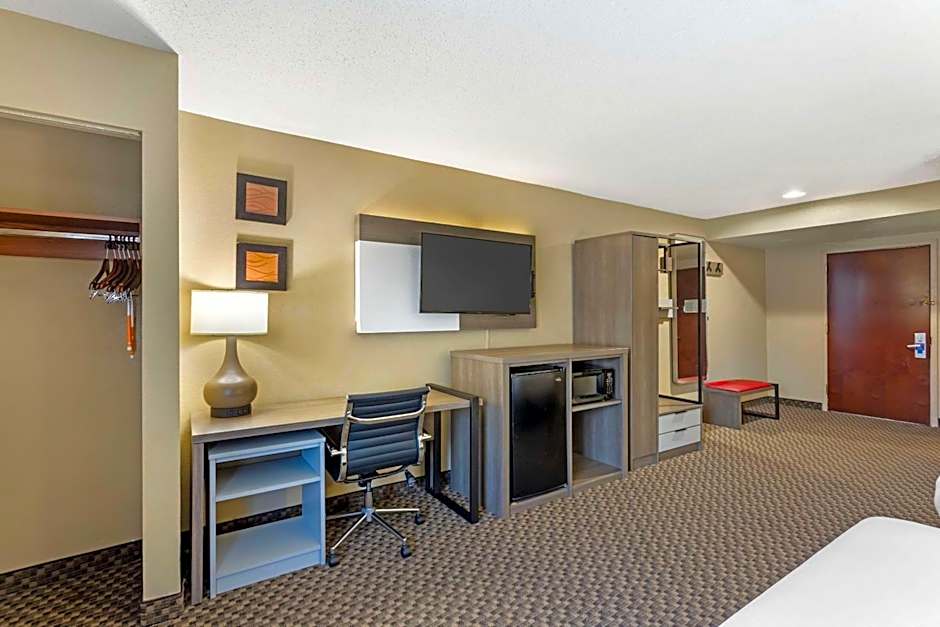 Comfort Inn & Suites Carneys Point