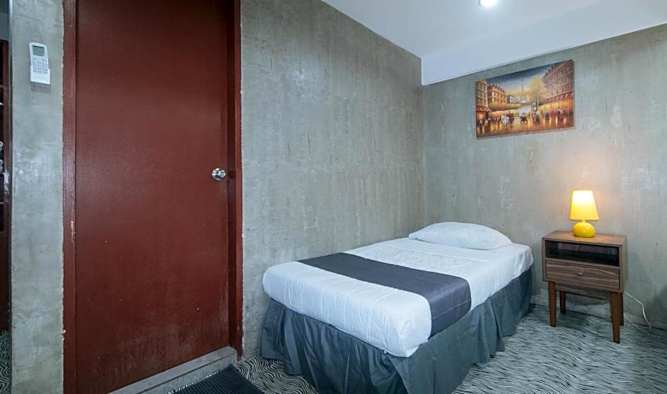 Rcee Place by RedDoorz