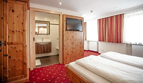 Double Room with Private Bathroom