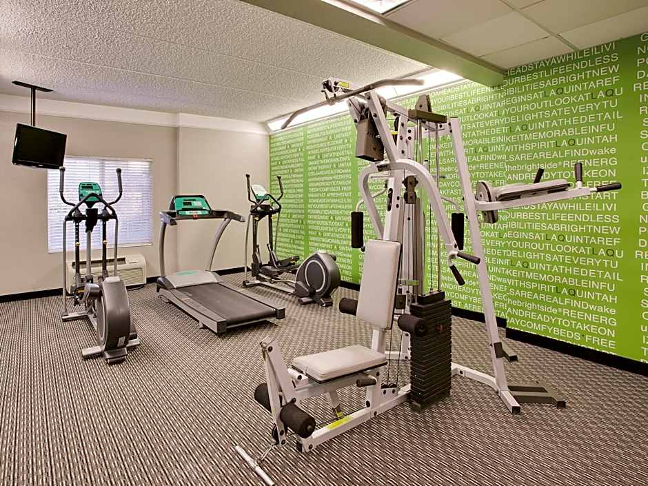 La Quinta Inn & Suites by Wyndham Houston West Park 10