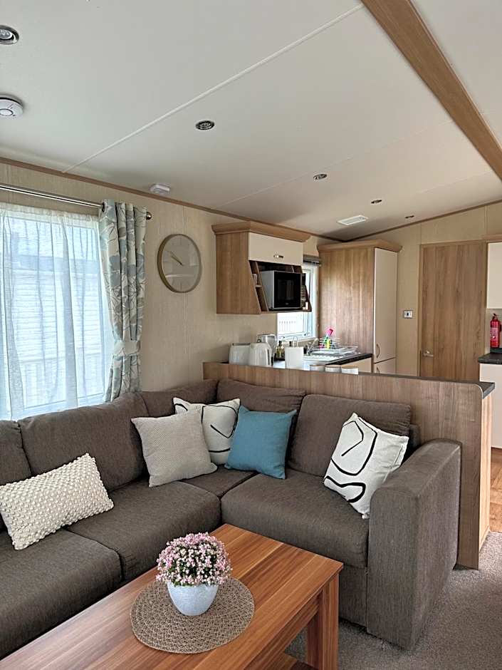 Hot tub retreat at Tattershall Lakes