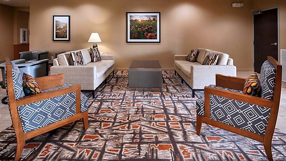 Best Western Plus Elmendorf Hotel / San Antonio Hotel