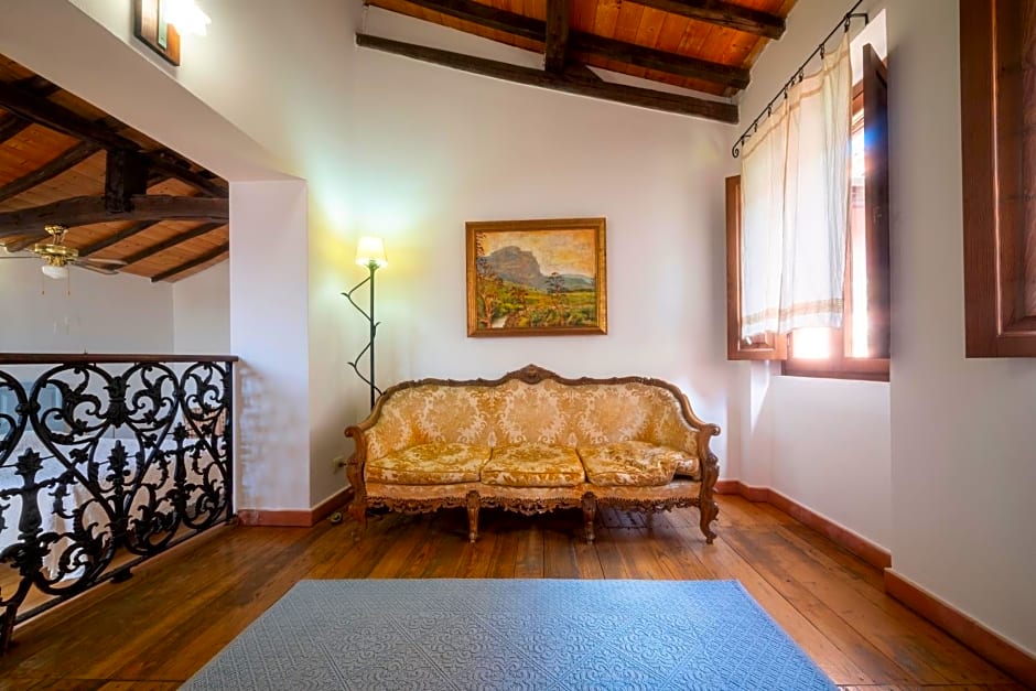 Casa Camboni-Dimora Storica Bed & Breakfast