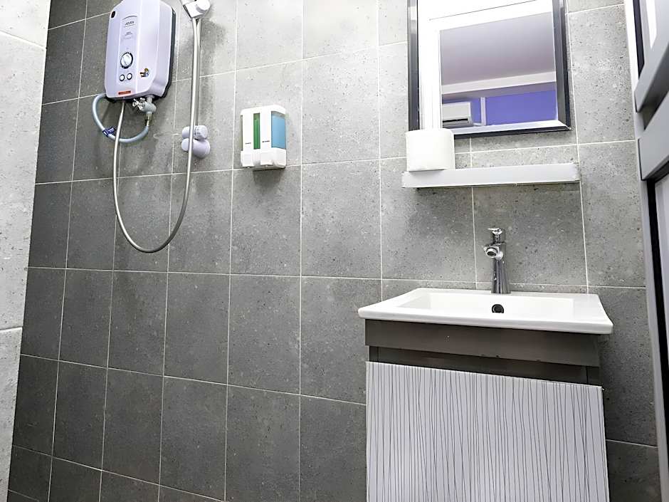 Super OYO 768 Fajar Baru Boutique Hotel