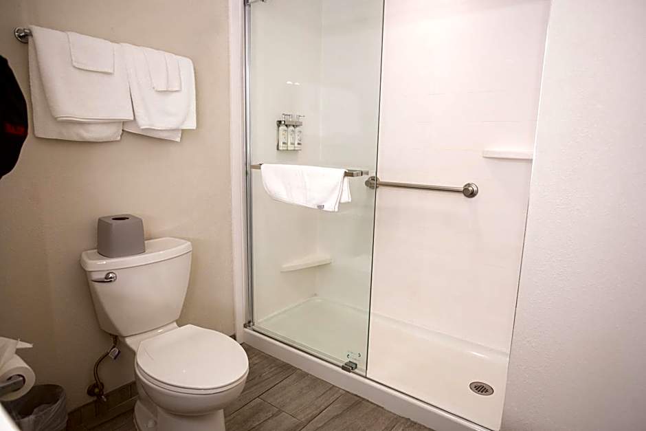 Holiday Inn Express Pembroke By IHG