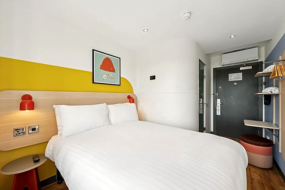 Tune Hotel Haymarket Edinburgh photo 40
