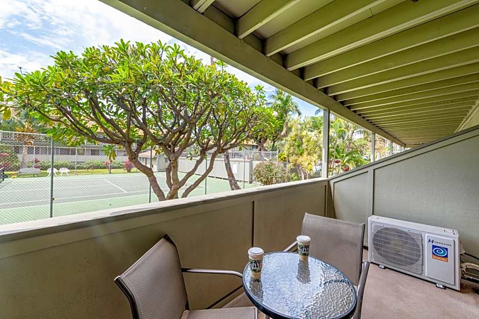 Modern Beachfront Studio: Full Kitchen & A/C