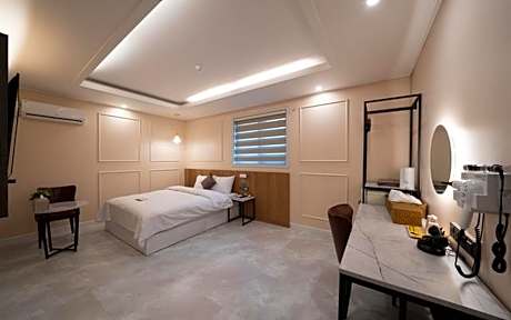 Hwaseong Wolmun Hotel The May