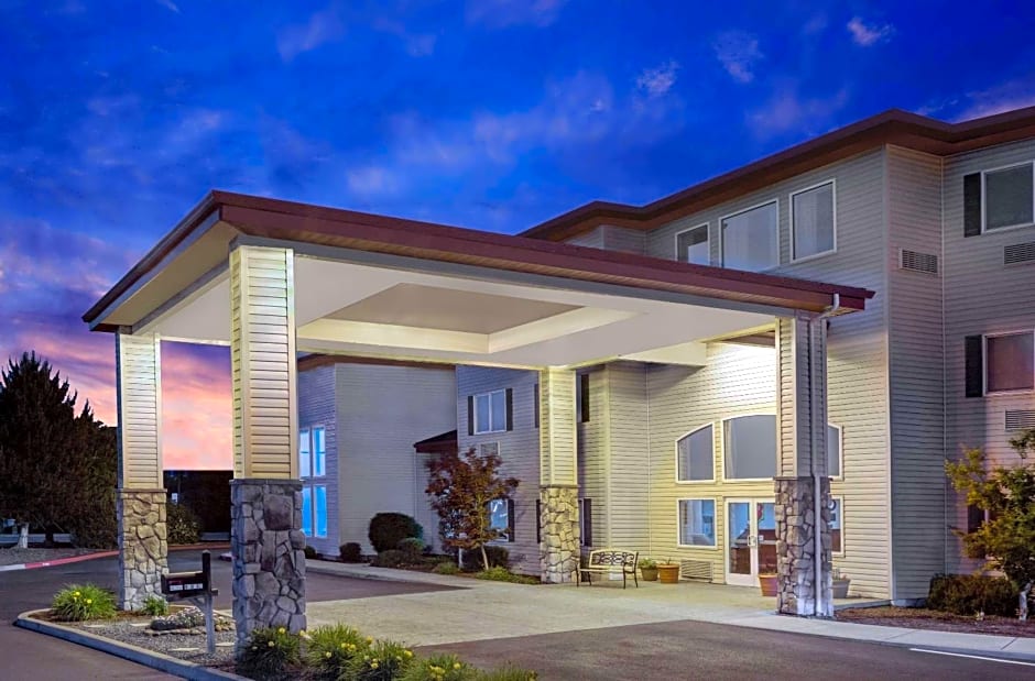 Super 8 by Wyndham Central Pt Medford