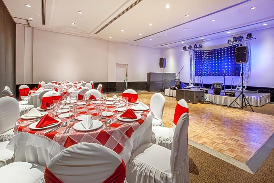 Crowne Plaza Toluca - Lancaster By IHG
