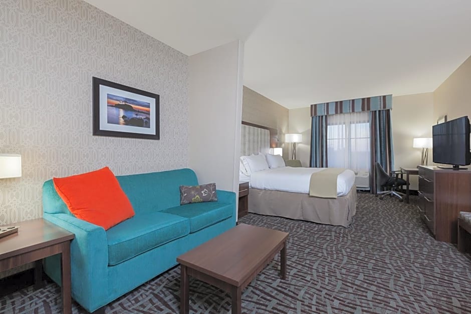 Holiday Inn Express & Suites Eureka, an IHG Hotel