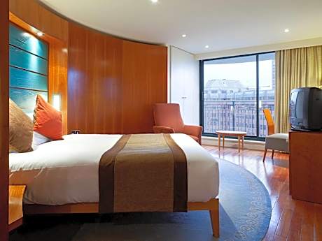 Superior River View Queen Room