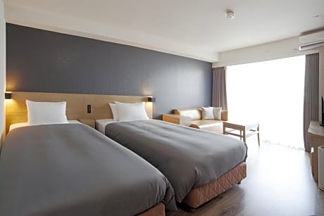 Deluxe Twin Room with Balcony - North Wing