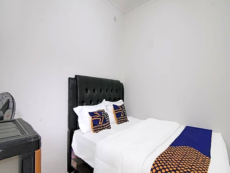 Hotel O Homestay Dinda Syariah Near Masjid Al Amin