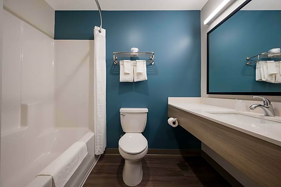 WoodSpring Suites Dearborn Detroit