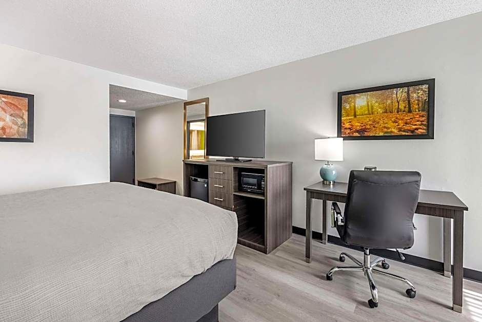 Quality Inn Clarksville - Exit 11