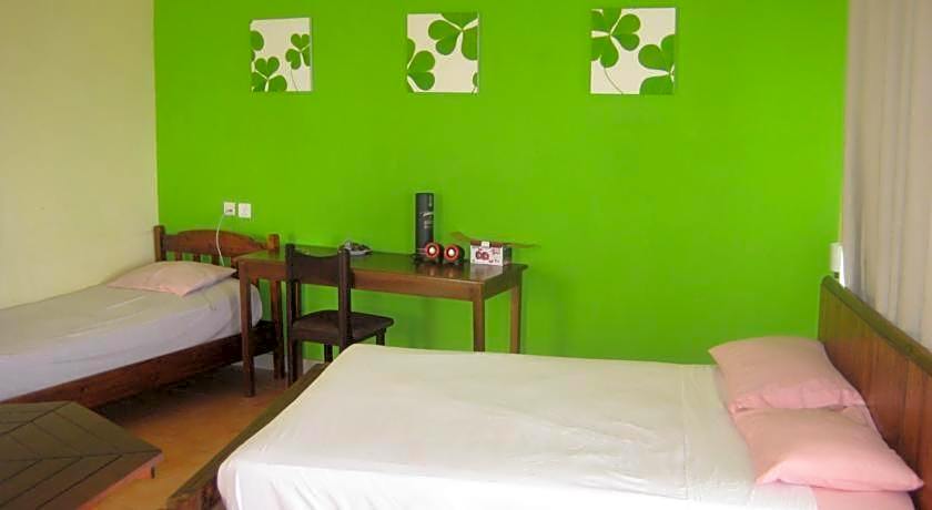 Le Cactus Guest House