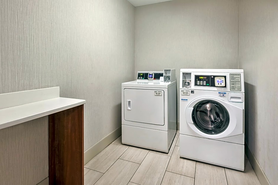 Holiday Inn Express & Suites Chesapeake By IHG