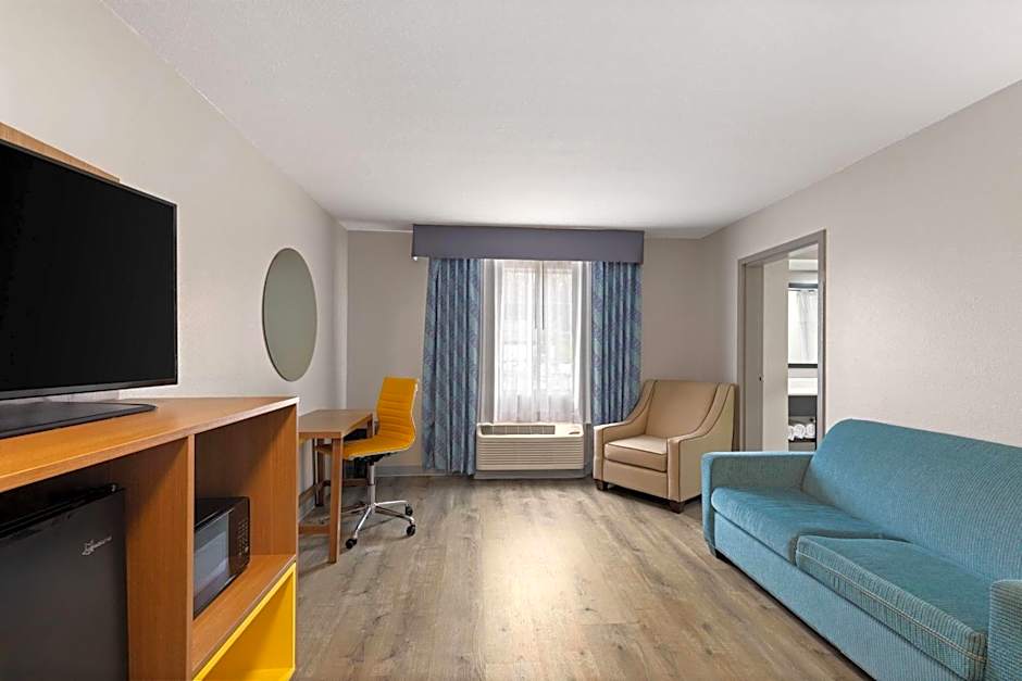 Days Inn by Wyndham Lincoln