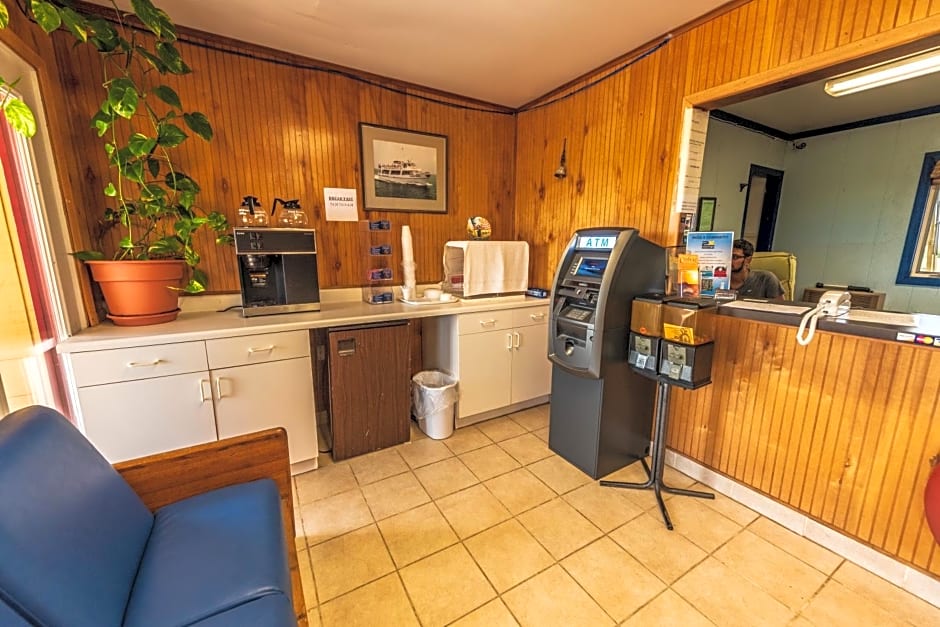 Rodeway Inn at Somers Cove Marina