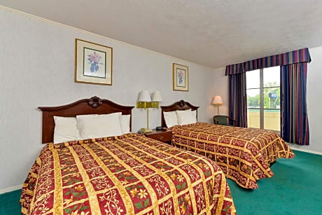 Double Room with Two Double Beds - Smoking