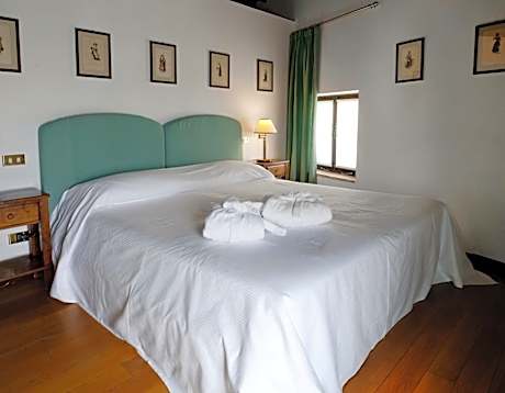 One-Bedroom Apartment (2 Adults)