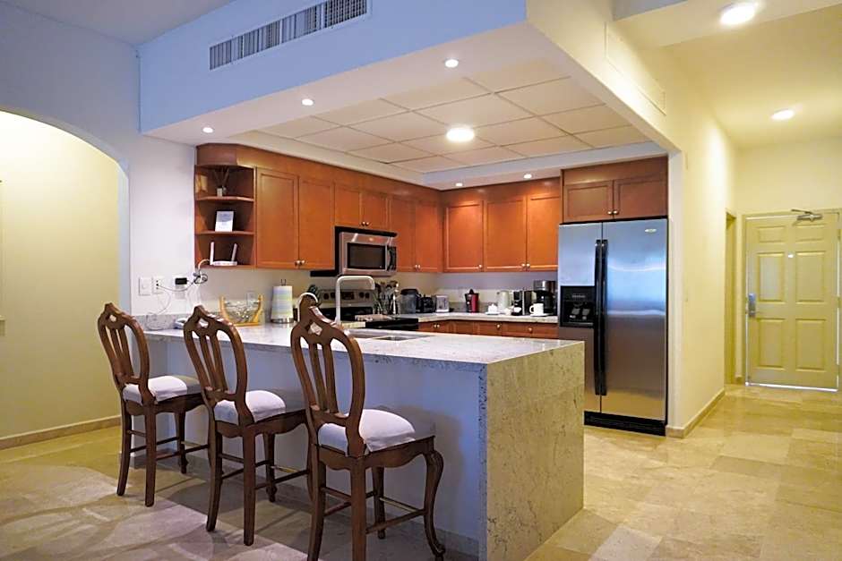 2 Bed 2 Bath, plus one den at Playa Royale Condo 3508, Free WIFI