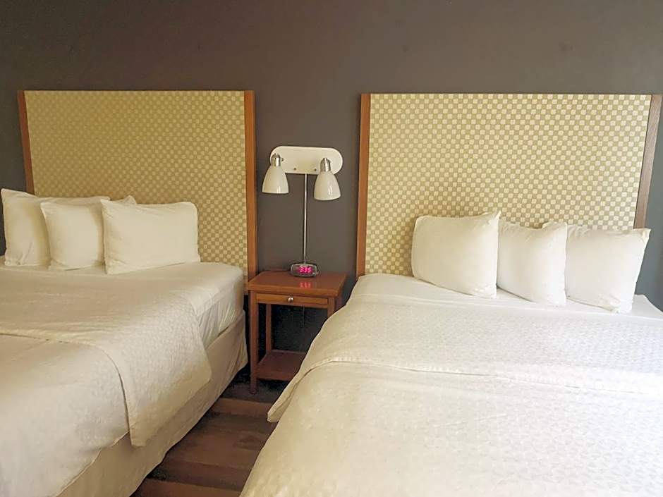 Travelodge by Wyndham Edmonton West