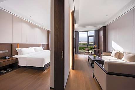 One-Bedroom Suite with Extra Floor Space