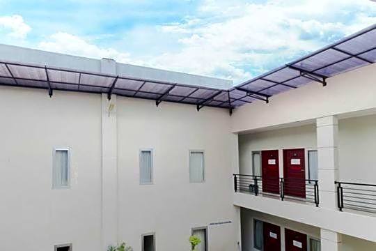 RedDoorz Plus Syariah at Polamas Andalas