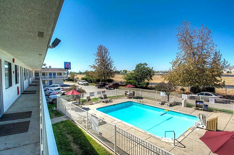 Motel 6 Redding, CA - North