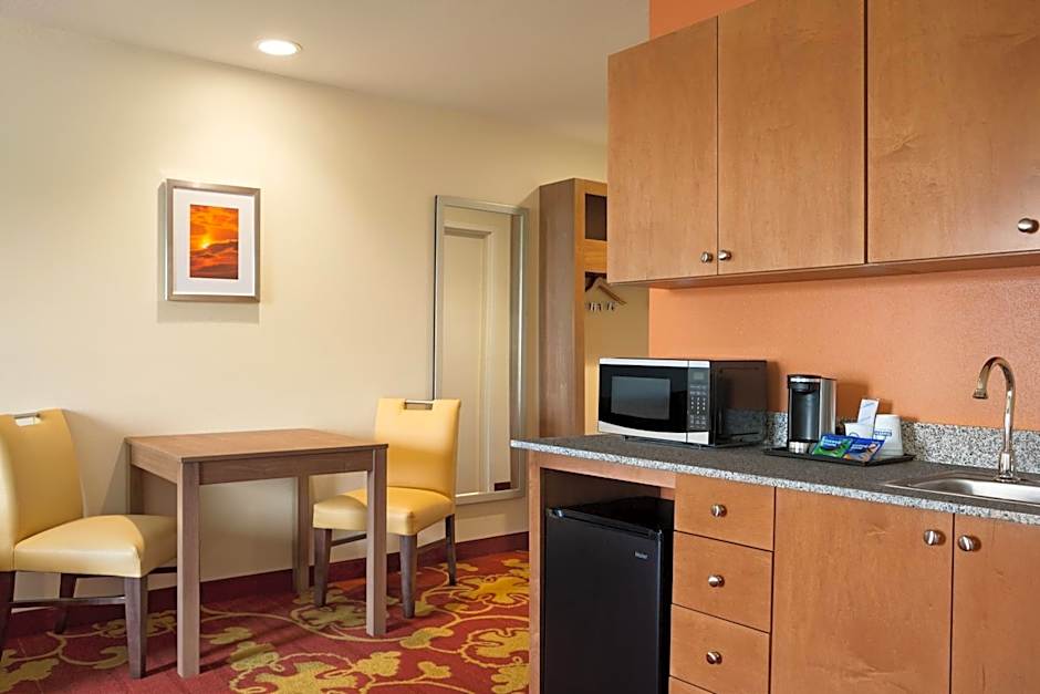 Days Inn & Suites by Wyndham Caldwell