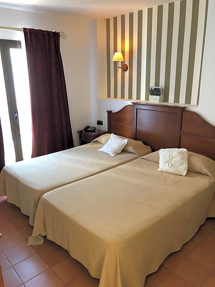 I AM La Posada Hotel and Apartment