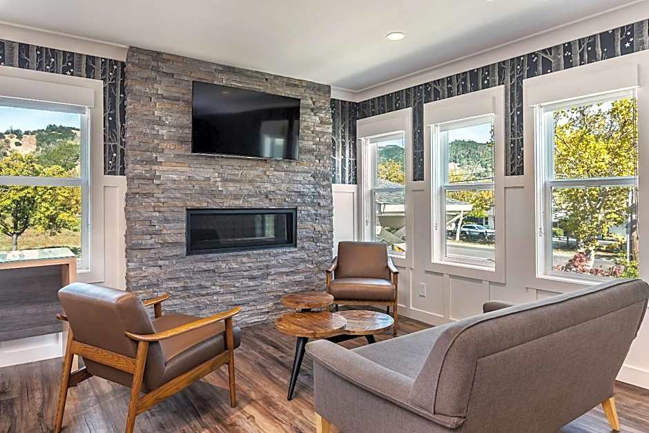 UpValley Inn & Hot Springs, Ascend Hotel Collection 