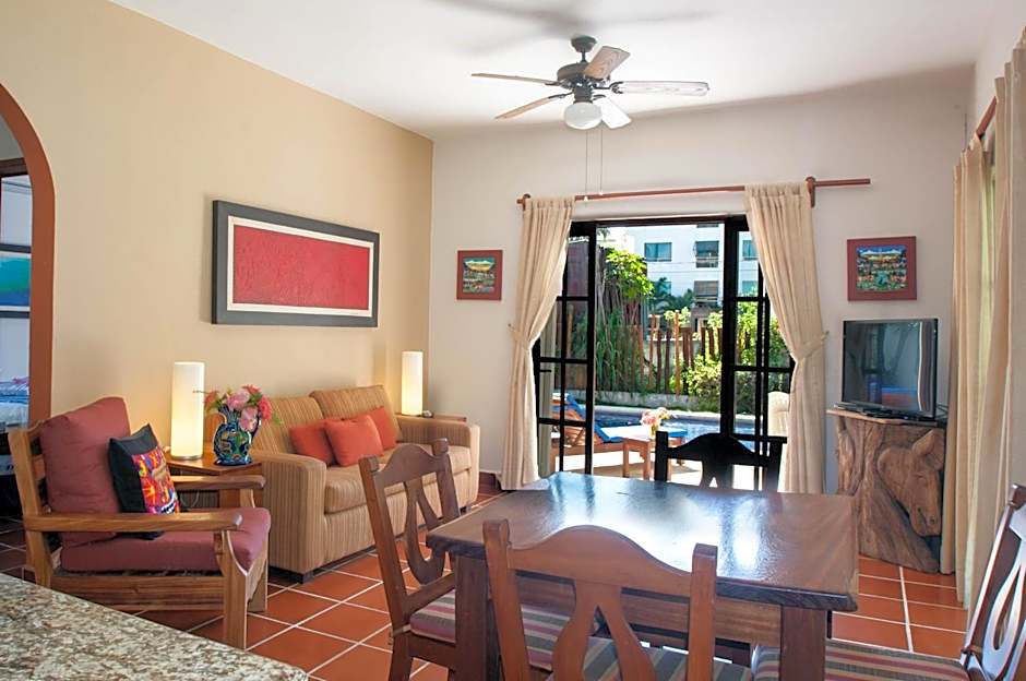 Casa Anita - Relaxing Home Steps from the Puerto Morelos Beach