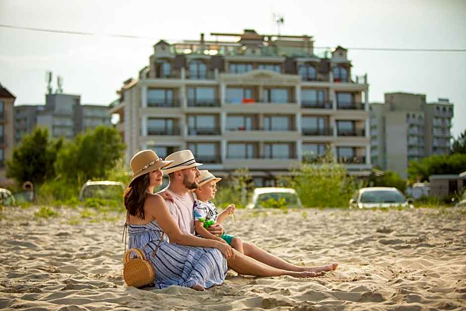 Sunny Castle Hotel - All Inclusive, Beach and Free parking